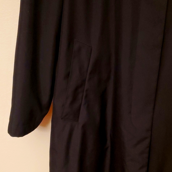 City DKNY black trench coat with hidden button closure - Picture 4 of 8